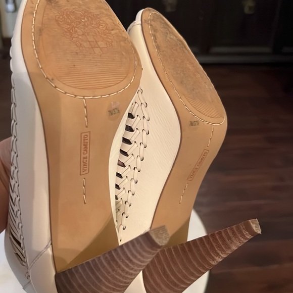 Vince Camuto Cutout Peep Toe Off White Leather Booties 3.75” Heels Size 7 M - Picture 9 of 9